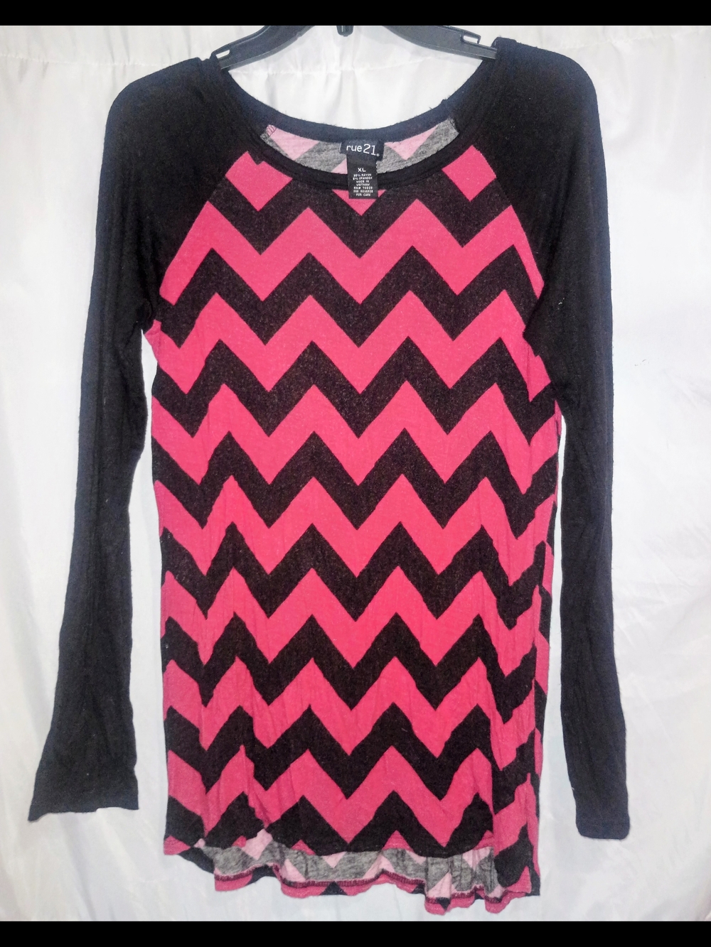 Rue21 Pink & Black Chevron Raglan Long Sleeve Top